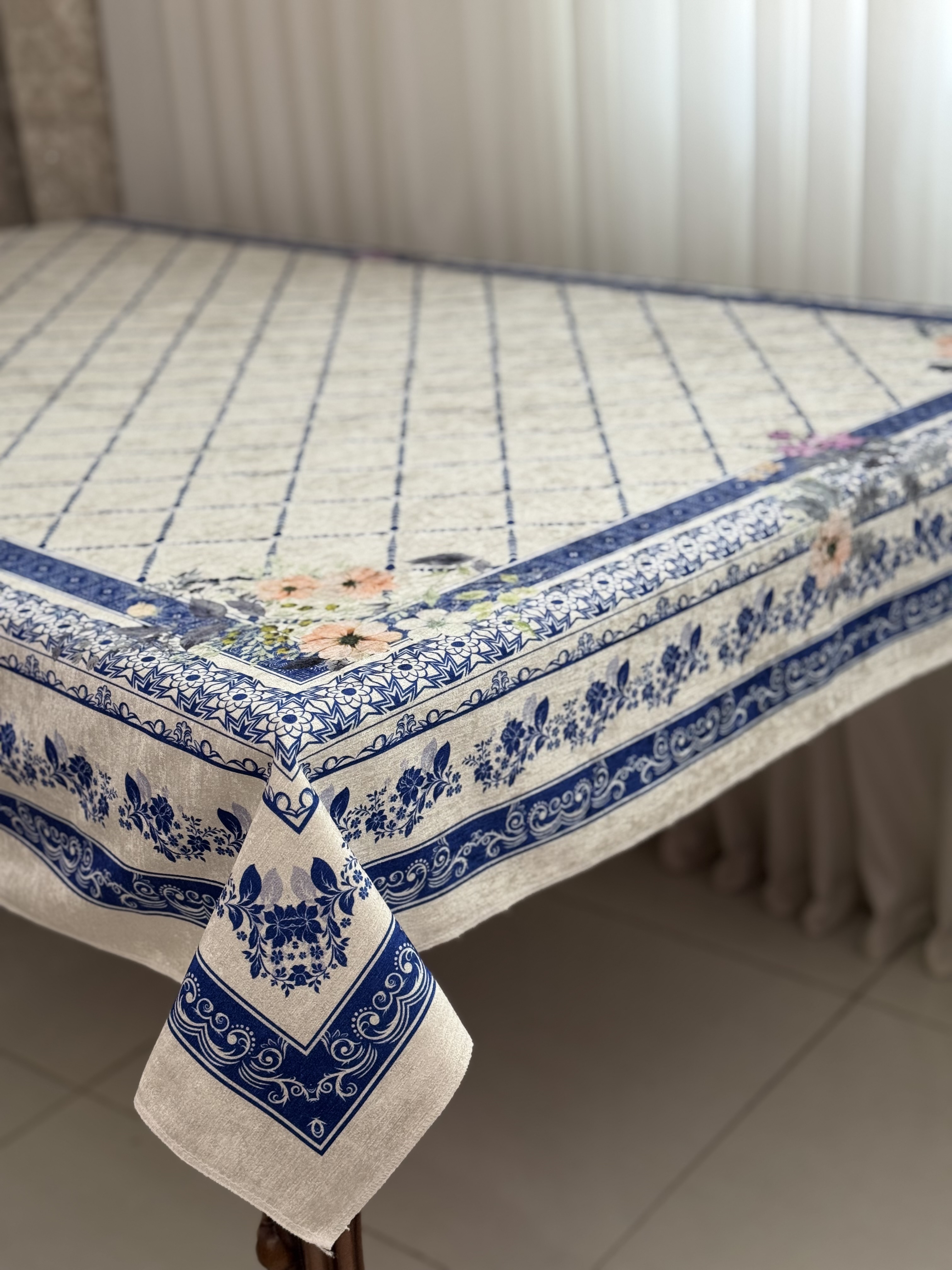 سفره پارچه ای (طرح نیلوفر) جنس مخمل ابریشم ضد لک