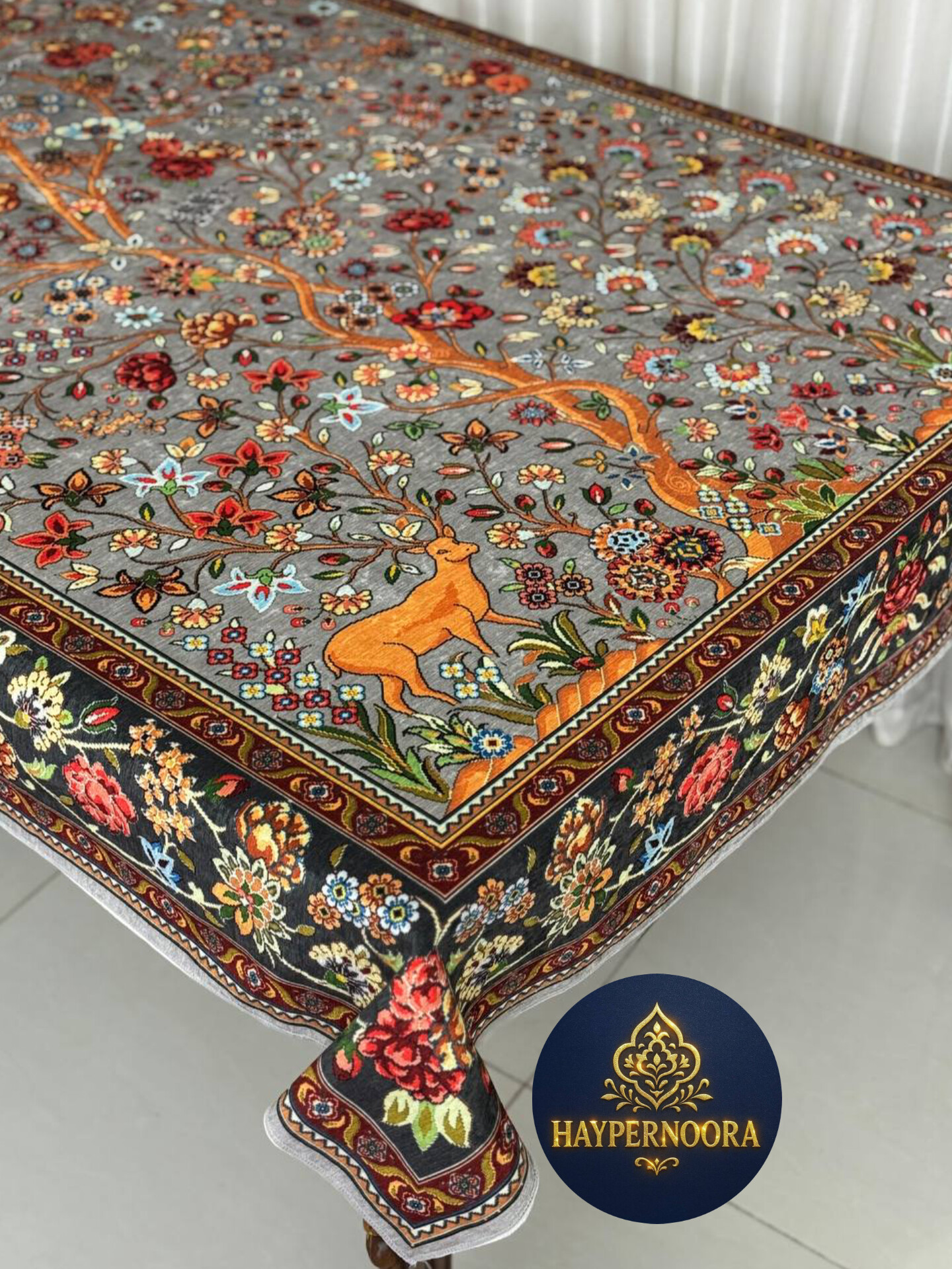 سفره پارچه ای (طرح آهو) جنس مخمل ابریشم ضد لک
