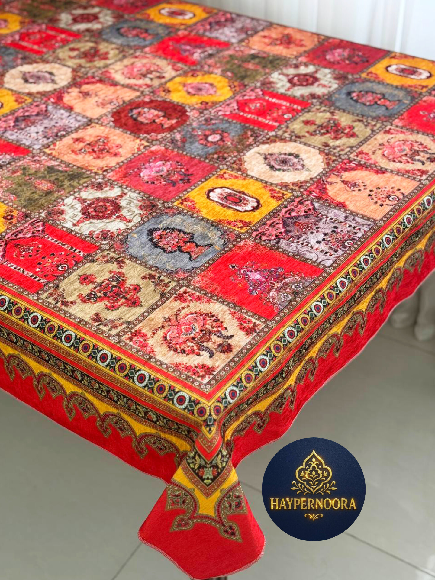سفره پارچه ای ( طرح هزارخانه ) جنس مخمل ابریشم ضد لک